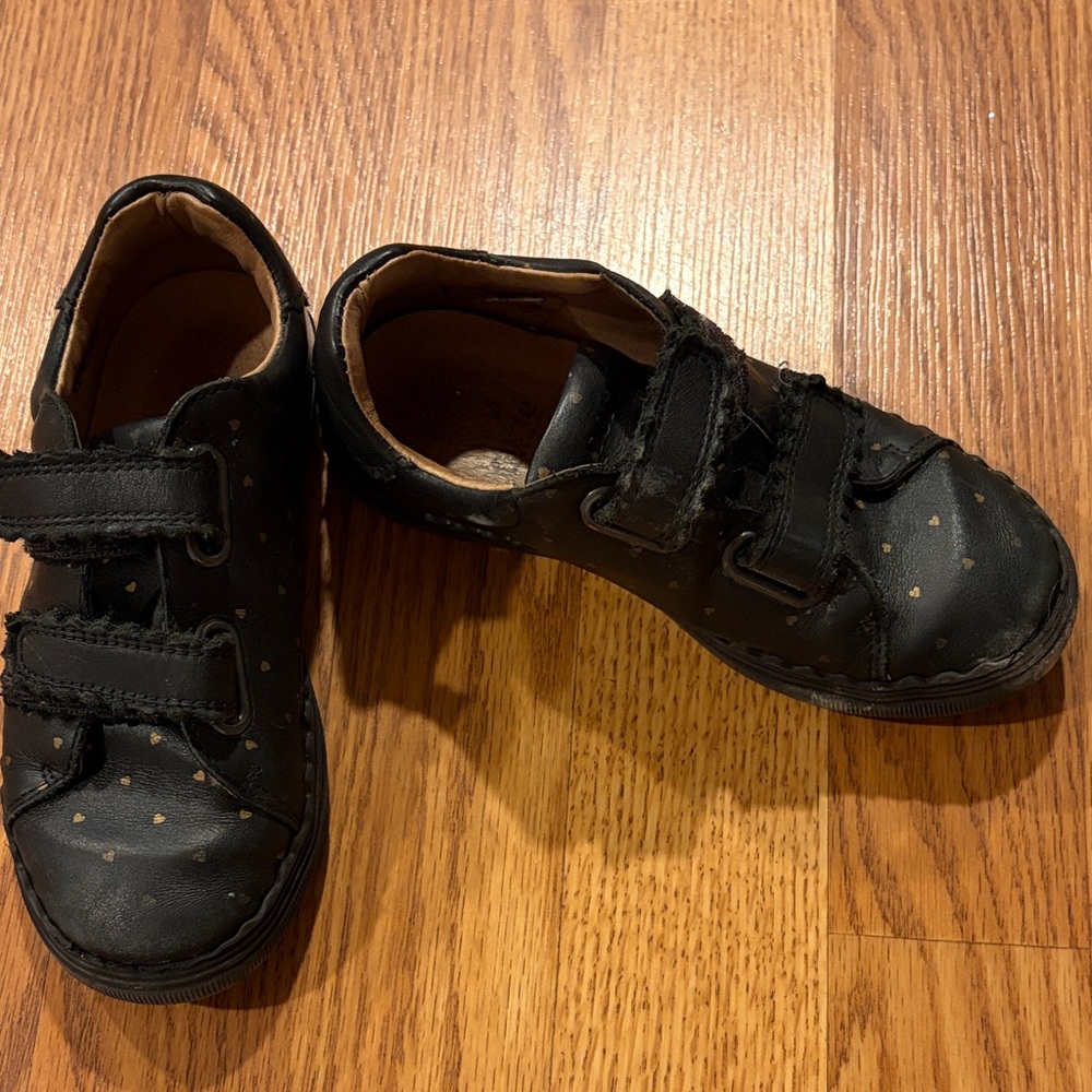 Chic Kids Sneakers with Gold Dots